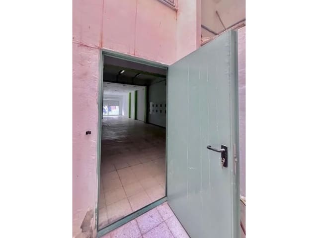 Commercieel te koop in Ciudad Alta, Las Palmas de Gran Canaria - € 143.000 (Ref: 9644920)