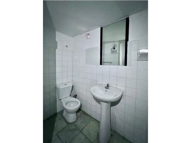 Commercieel te koop in Ciudad Alta, Las Palmas de Gran Canaria - € 143.000 (Ref: 9644920)