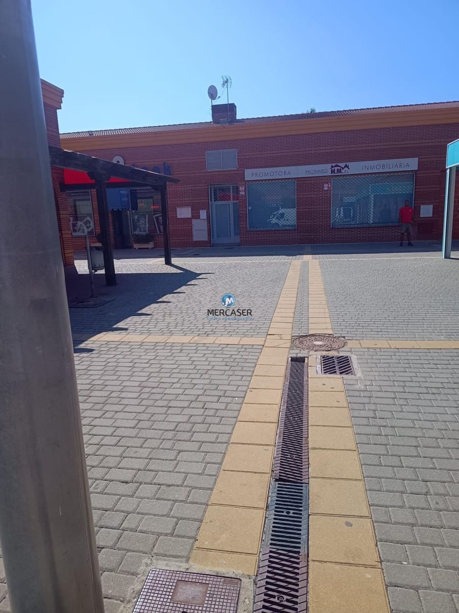 Commercial for sale in Villanueva de la Torre - € 50,000 (Ref: 9865780)