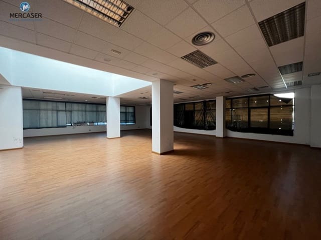 Office for sale in Alcalá de Henares - € 790,000 (Ref: 9865782)