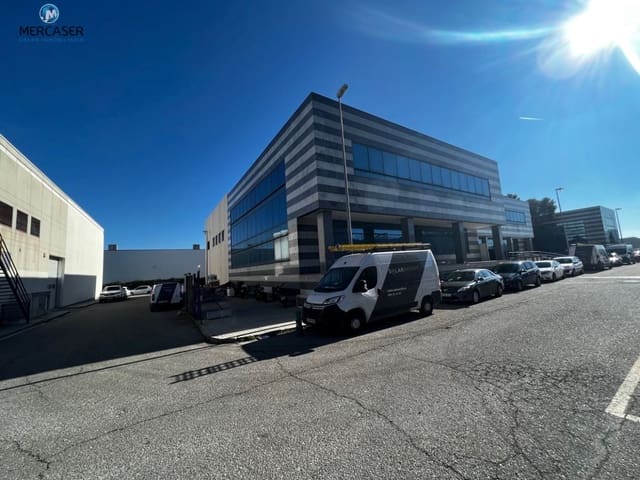 Office for sale in Alcalá de Henares - € 790,000 (Ref: 9865782)