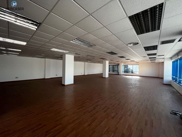 Office for sale in Alcalá de Henares - € 790,000 (Ref: 9865782)