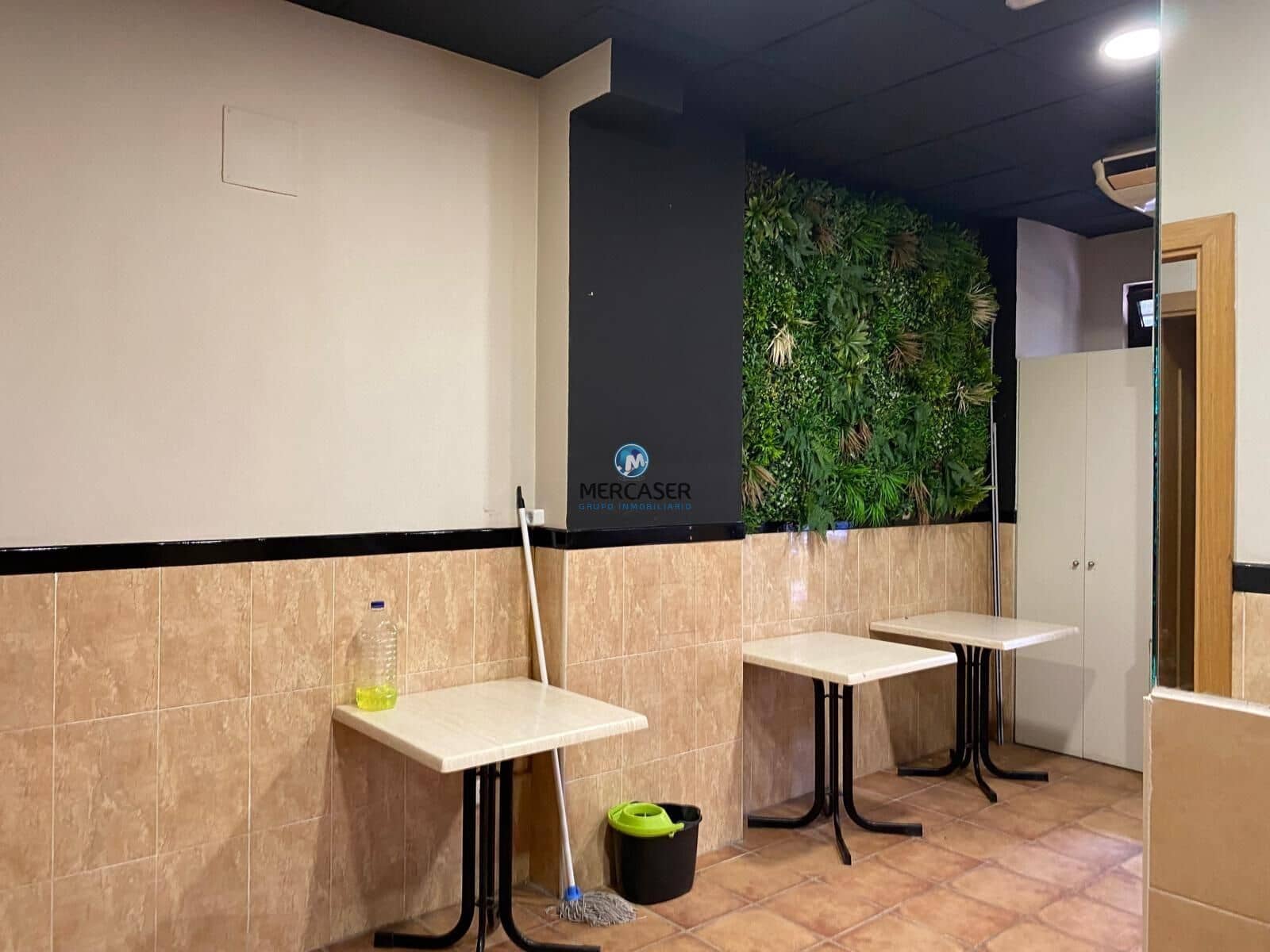 Commercial for rent in Alcala de Henares - € 800 (Ref: 9865783)