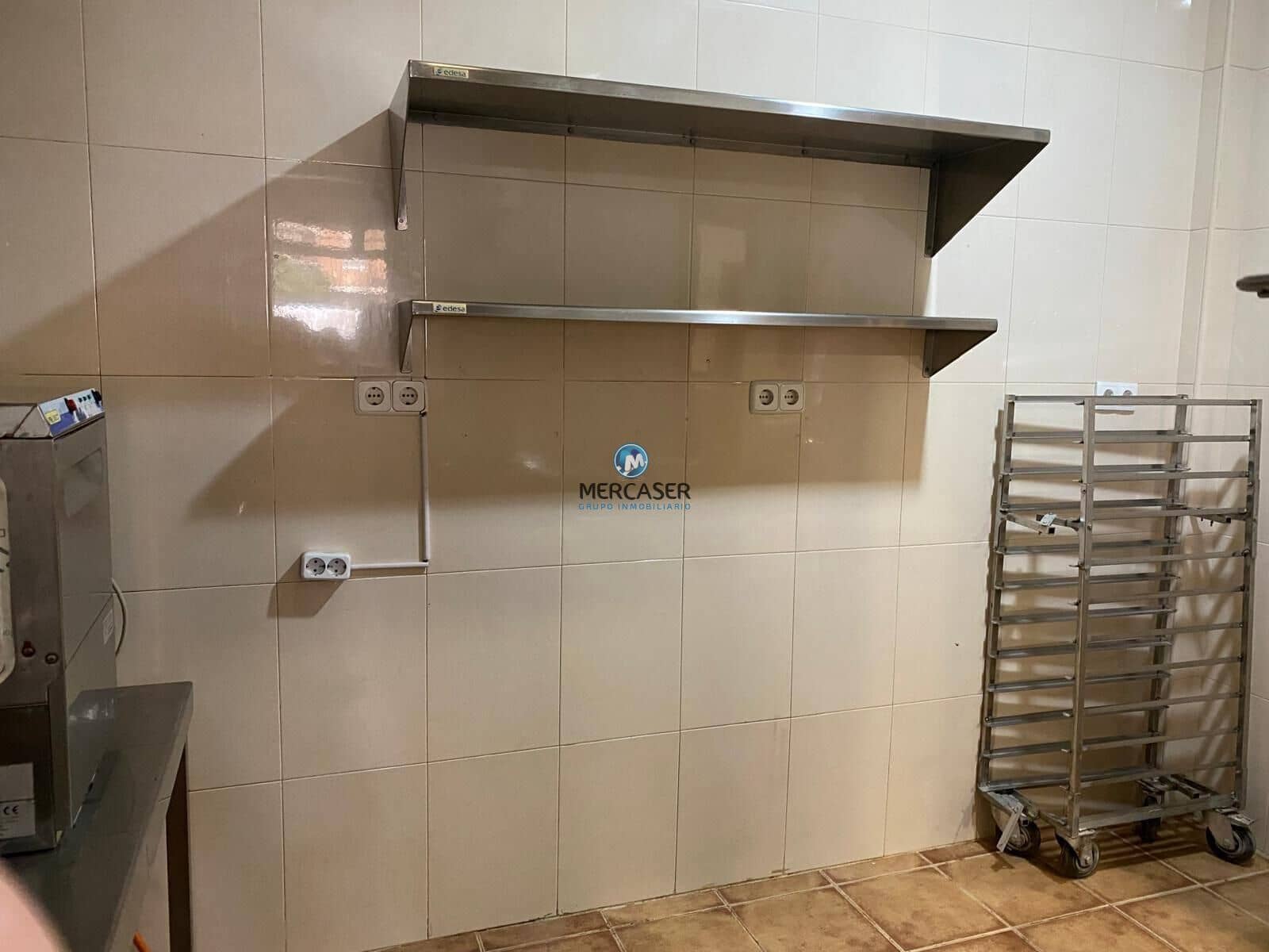 Commercial for rent in Alcala de Henares - € 800 (Ref: 9865783)