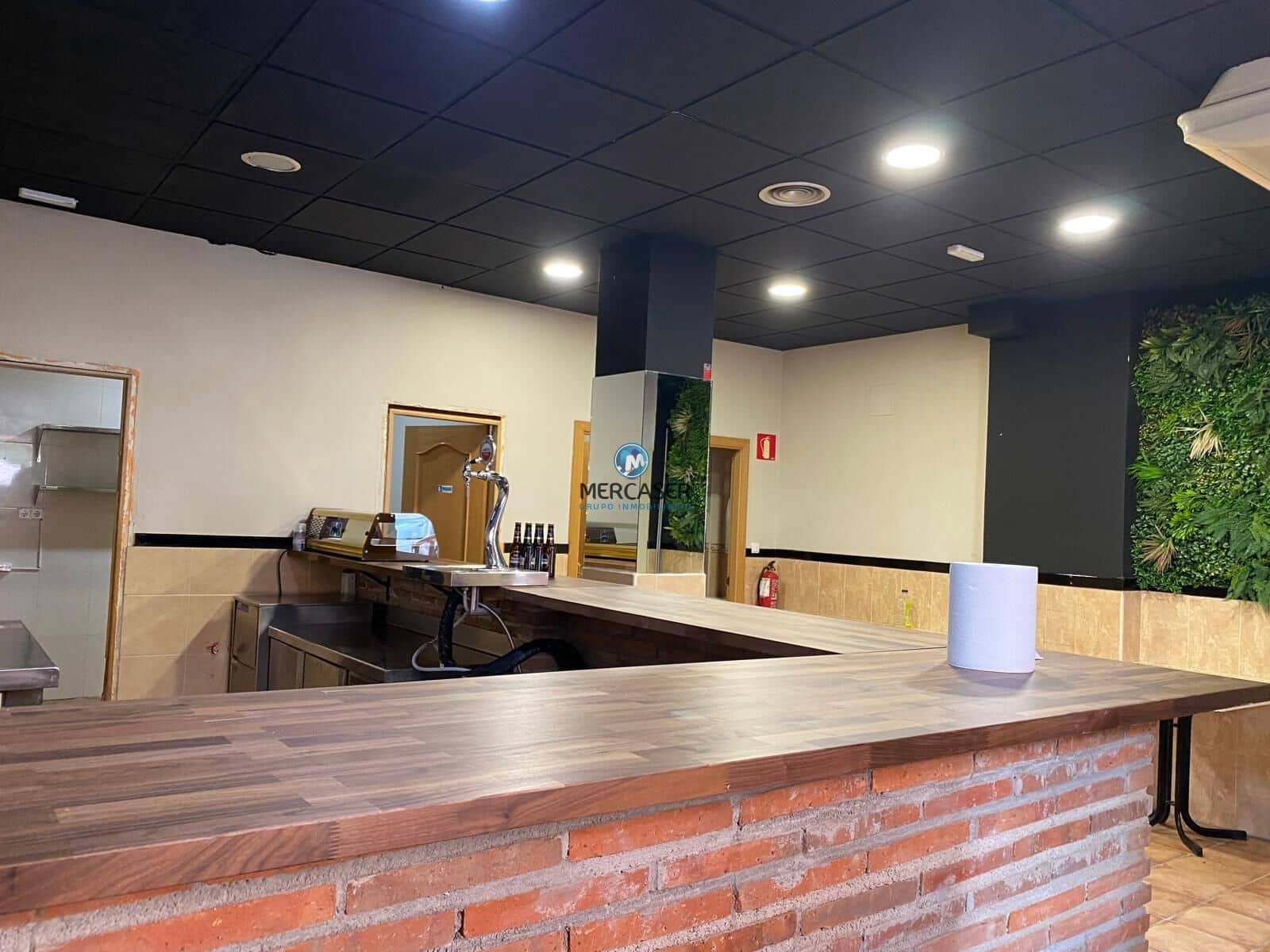 Commercial for rent in Alcala de Henares - € 800 (Ref: 9865783)