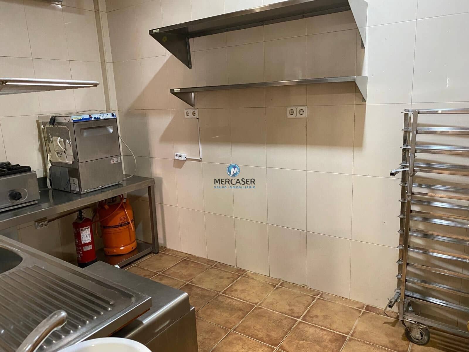 Commercial for rent in Alcala de Henares - € 800 (Ref: 9865783)