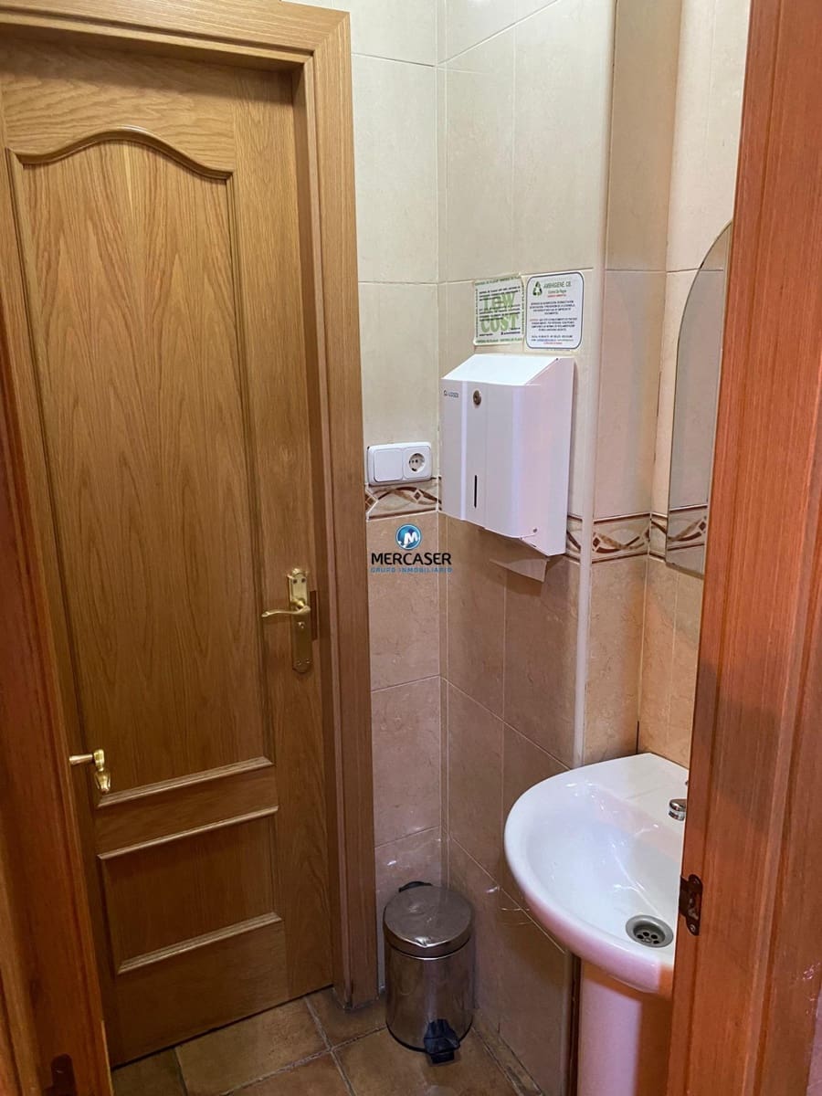 Commercial for rent in Alcala de Henares - € 800 (Ref: 9865783)