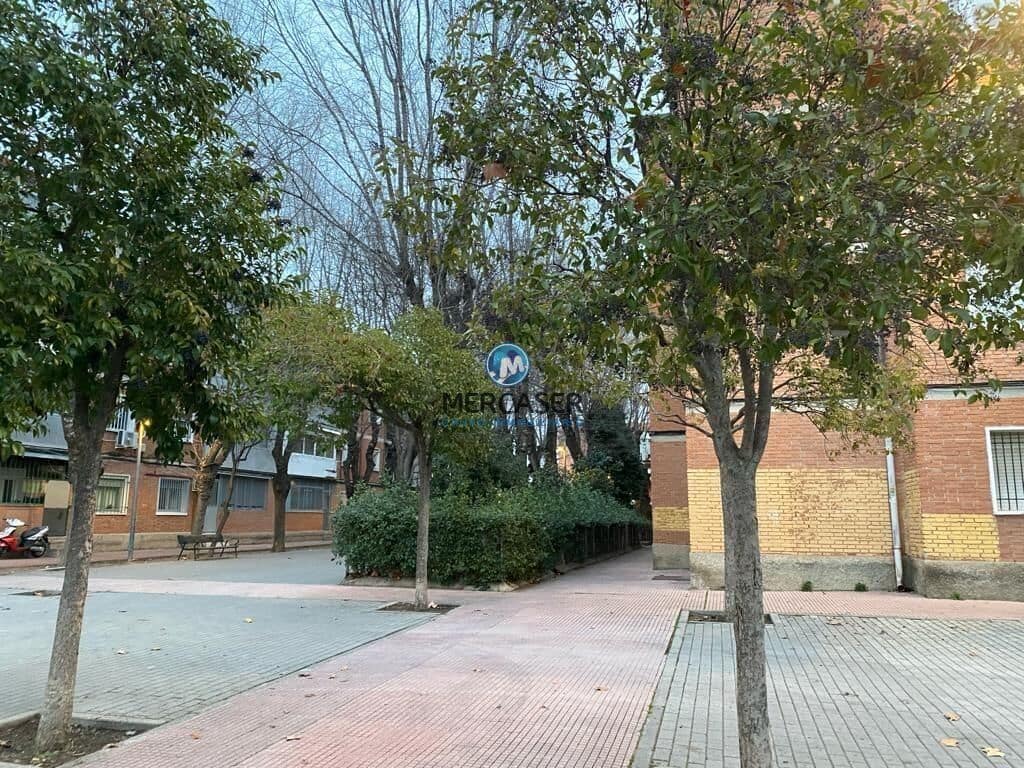 3 bedroom Flat for rent in Alcala de Henares - € 1,100 (Ref: 9865786)