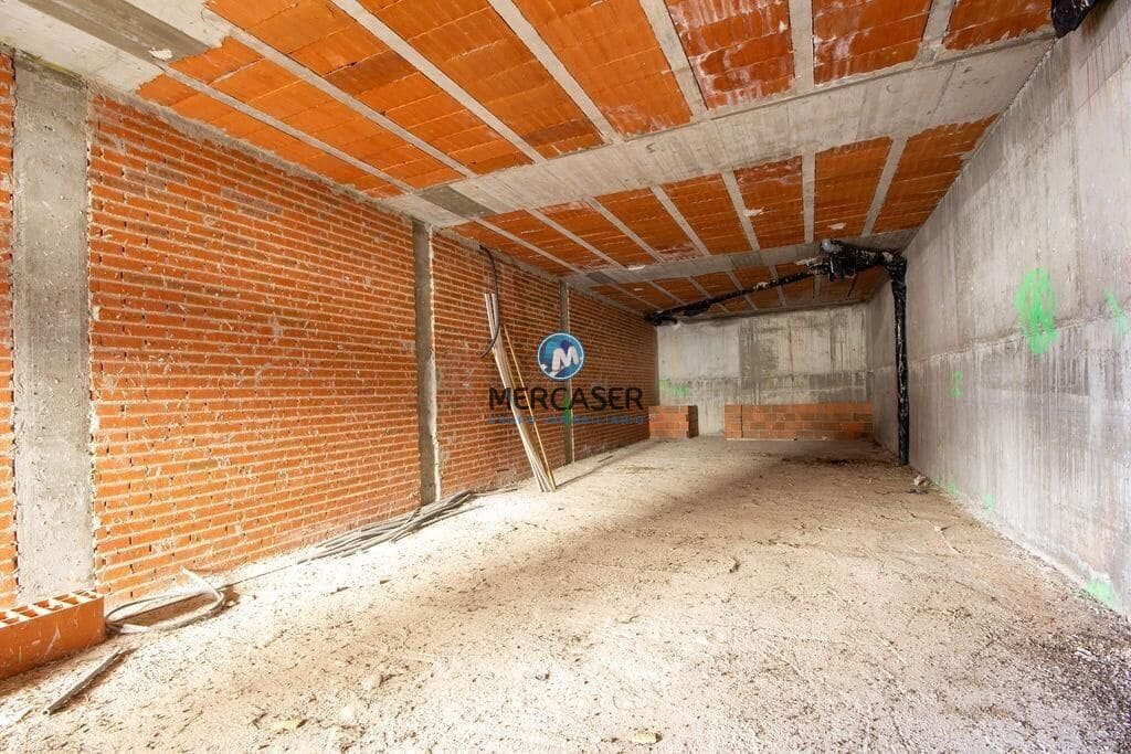Commercial for sale in Venturada - € 103,600 (Ref: 9865788)