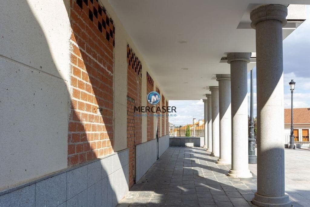 Commercial for sale in Venturada - € 68,100 (Ref: 9865790)