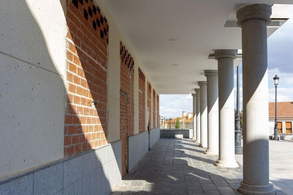Commercial for sale in Venturada - € 69,000 (Ref: 9865791)