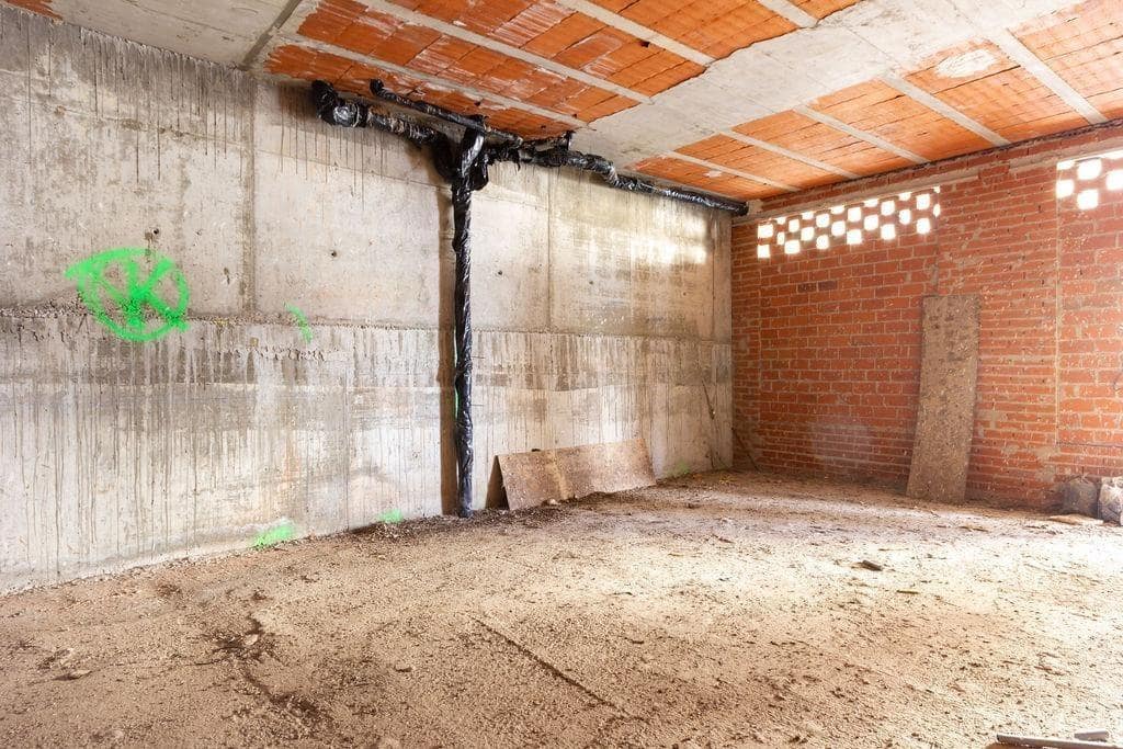 Commercial for sale in Venturada - € 69,000 (Ref: 9865791)