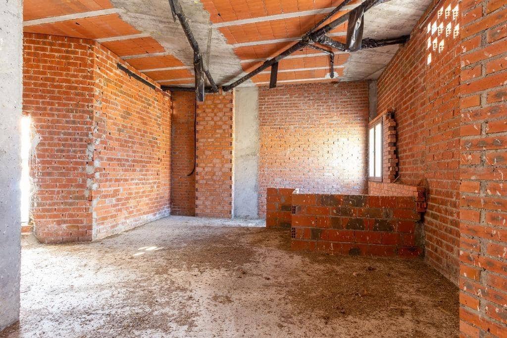 Commercial for sale in Venturada - € 69,000 (Ref: 9865791)