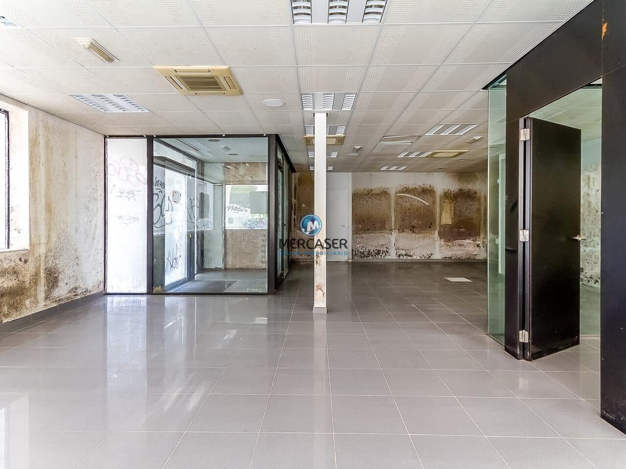 Commercial for sale in El Vellon - € 128,500 (Ref: 9865794)