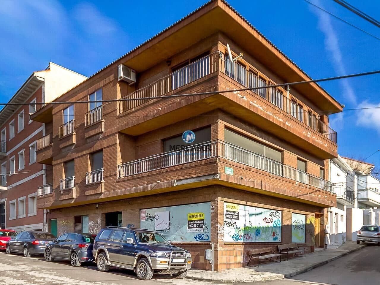 Commercial for sale in El Vellon - € 128,500 (Ref: 9865794)