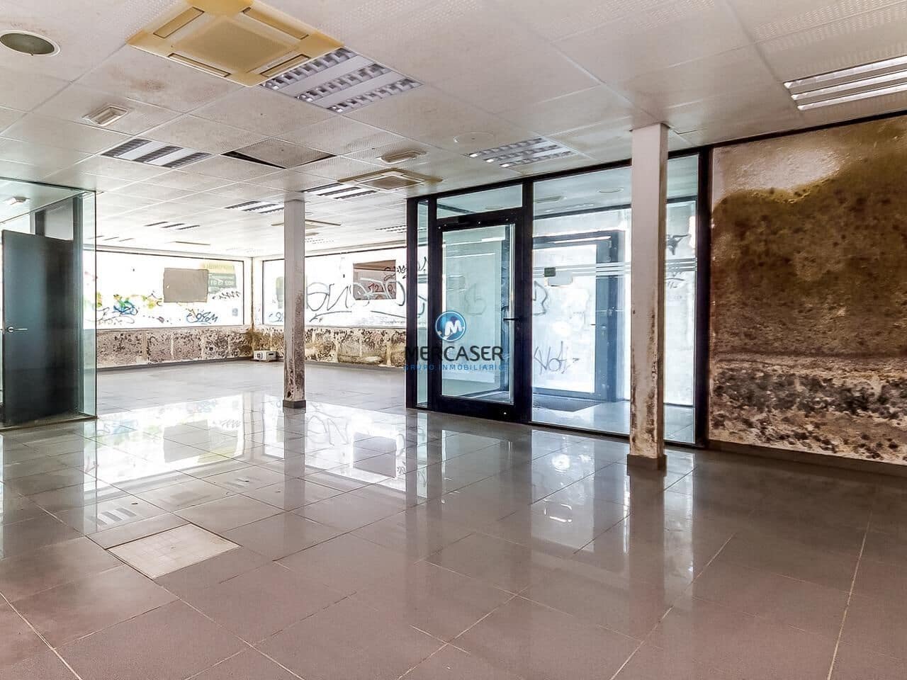 Commercial for sale in El Vellon - € 128,500 (Ref: 9865794)