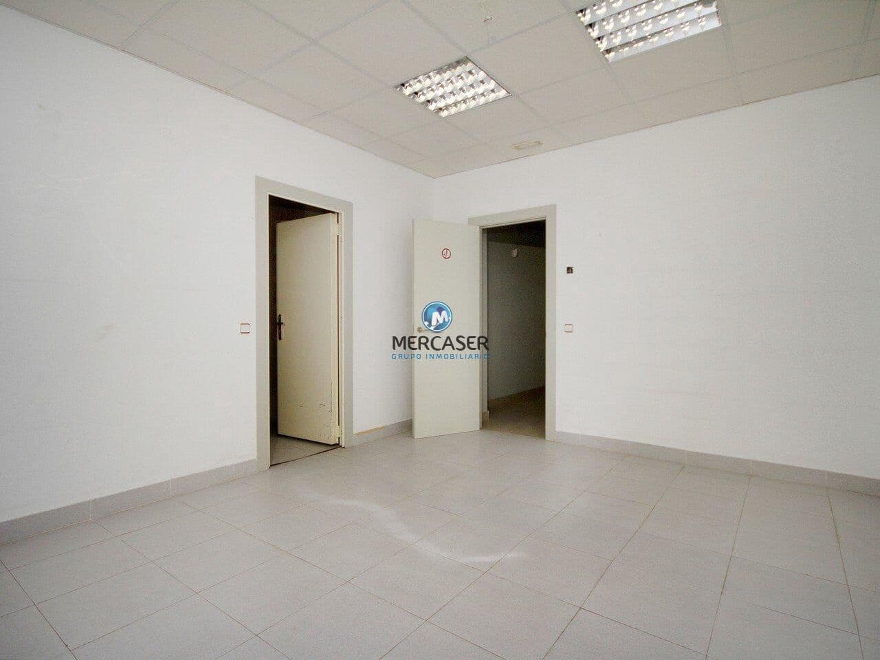 Commercial for sale in Valdemoro with garage - € 222,600 (Ref: 9865802)