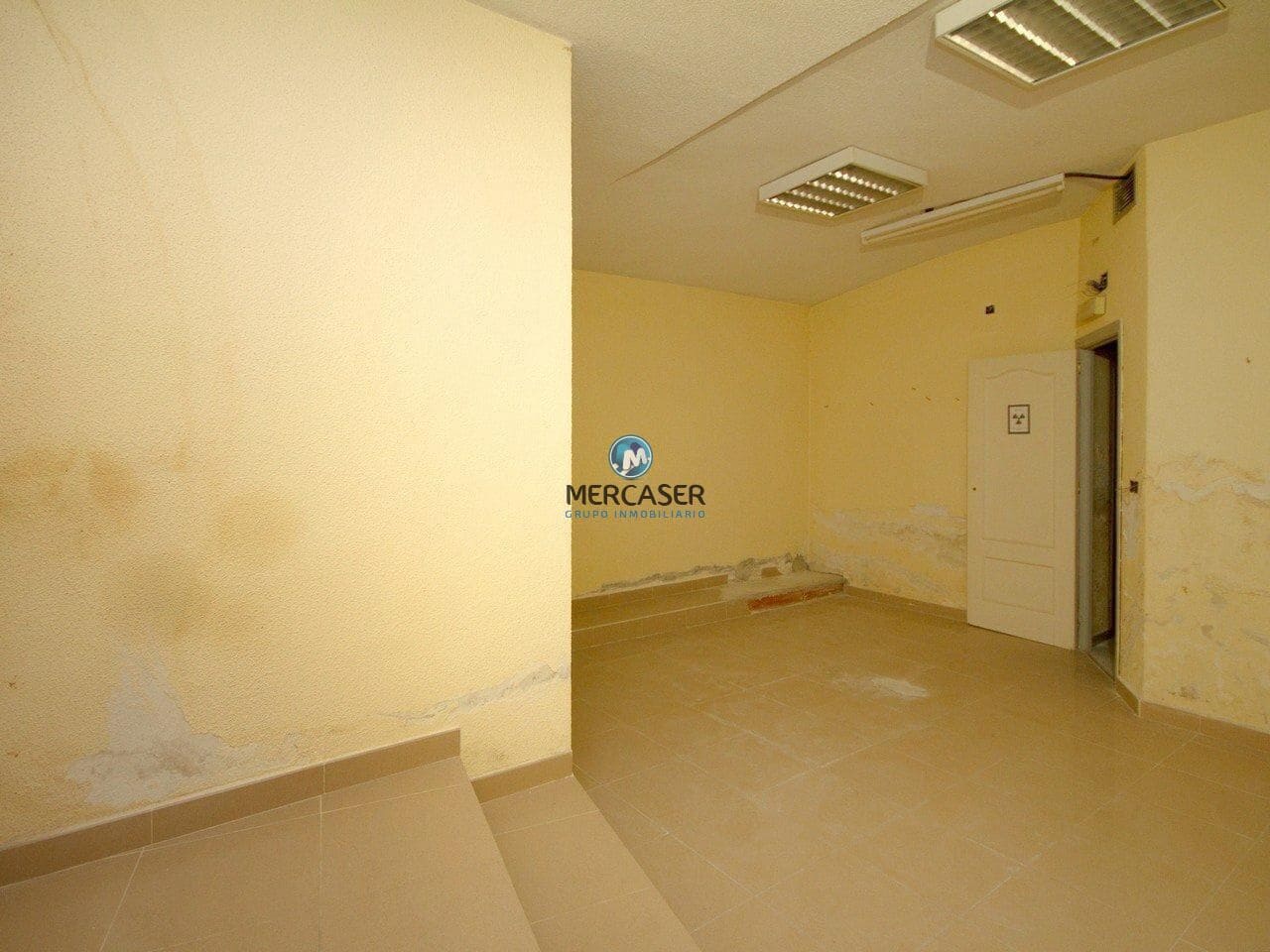 Commercial for sale in Valdemoro with garage - € 222,600 (Ref: 9865802)