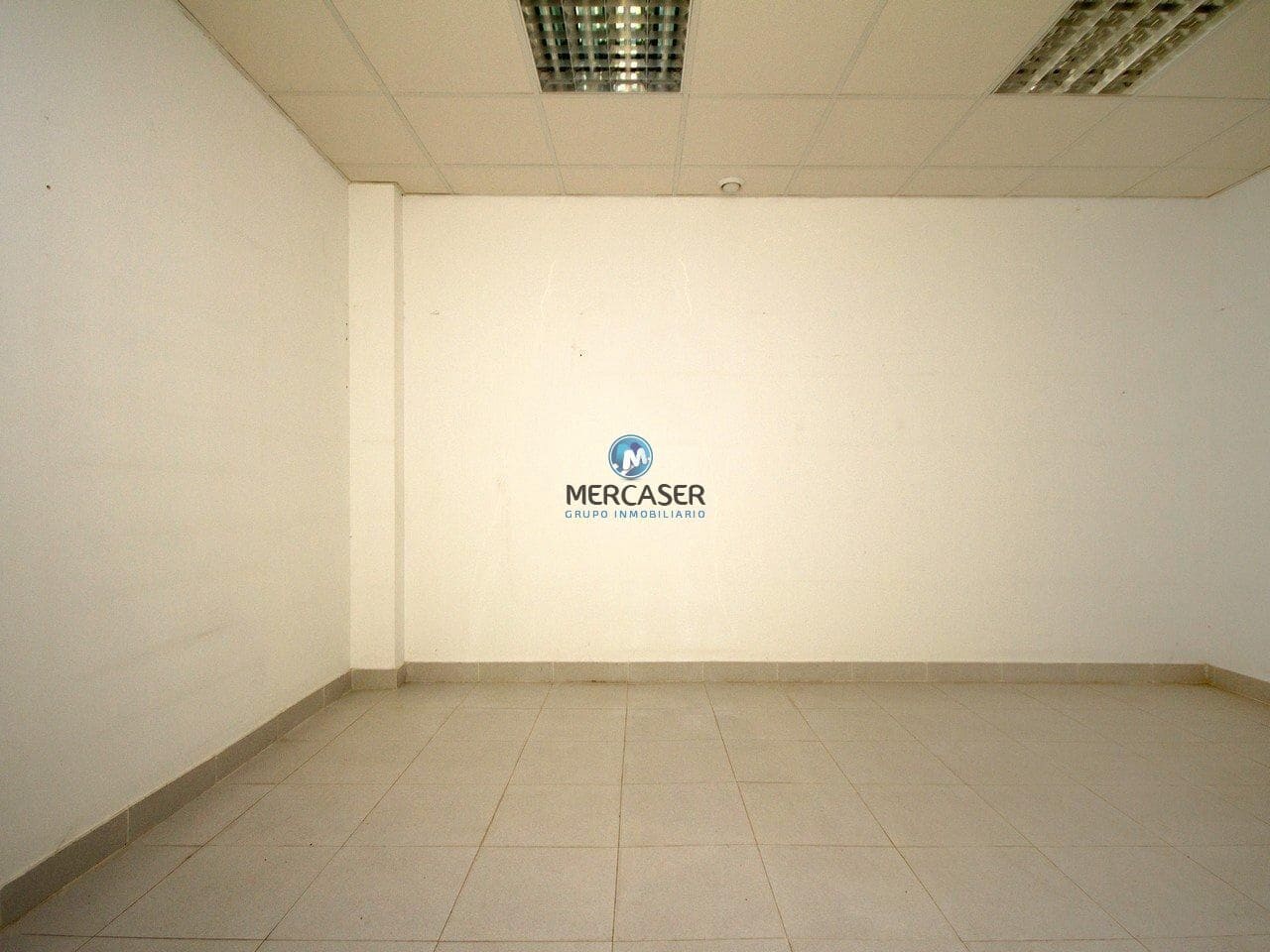Commercial for sale in Valdemoro with garage - € 222,600 (Ref: 9865802)