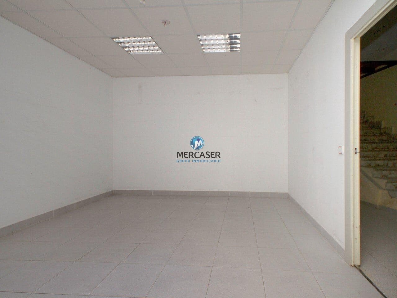 Commercial for sale in Valdemoro with garage - € 222,600 (Ref: 9865802)