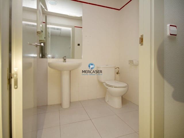 Commercial for sale in Valdemoro with garage - € 222,600 (Ref: 9865802)