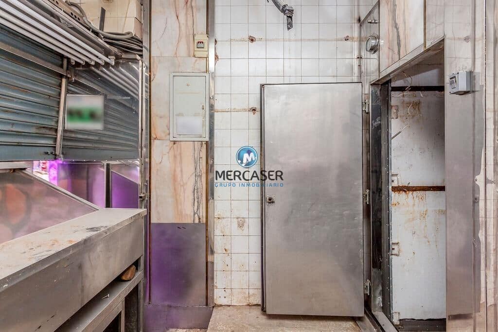 Commercial for sale in Alcala de Henares - € 15,900 (Ref: 9865813)