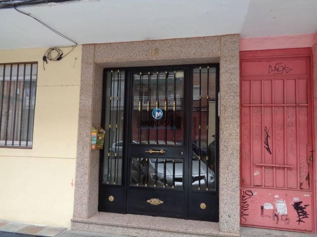 3 bedroom Flat for sale in Coslada - € 220,000 (Ref: 9865818)