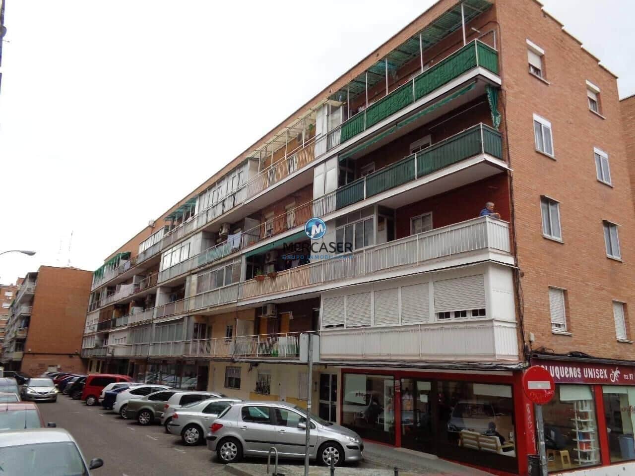 3 bedroom Flat for sale in Coslada - € 220,000 (Ref: 9865818)
