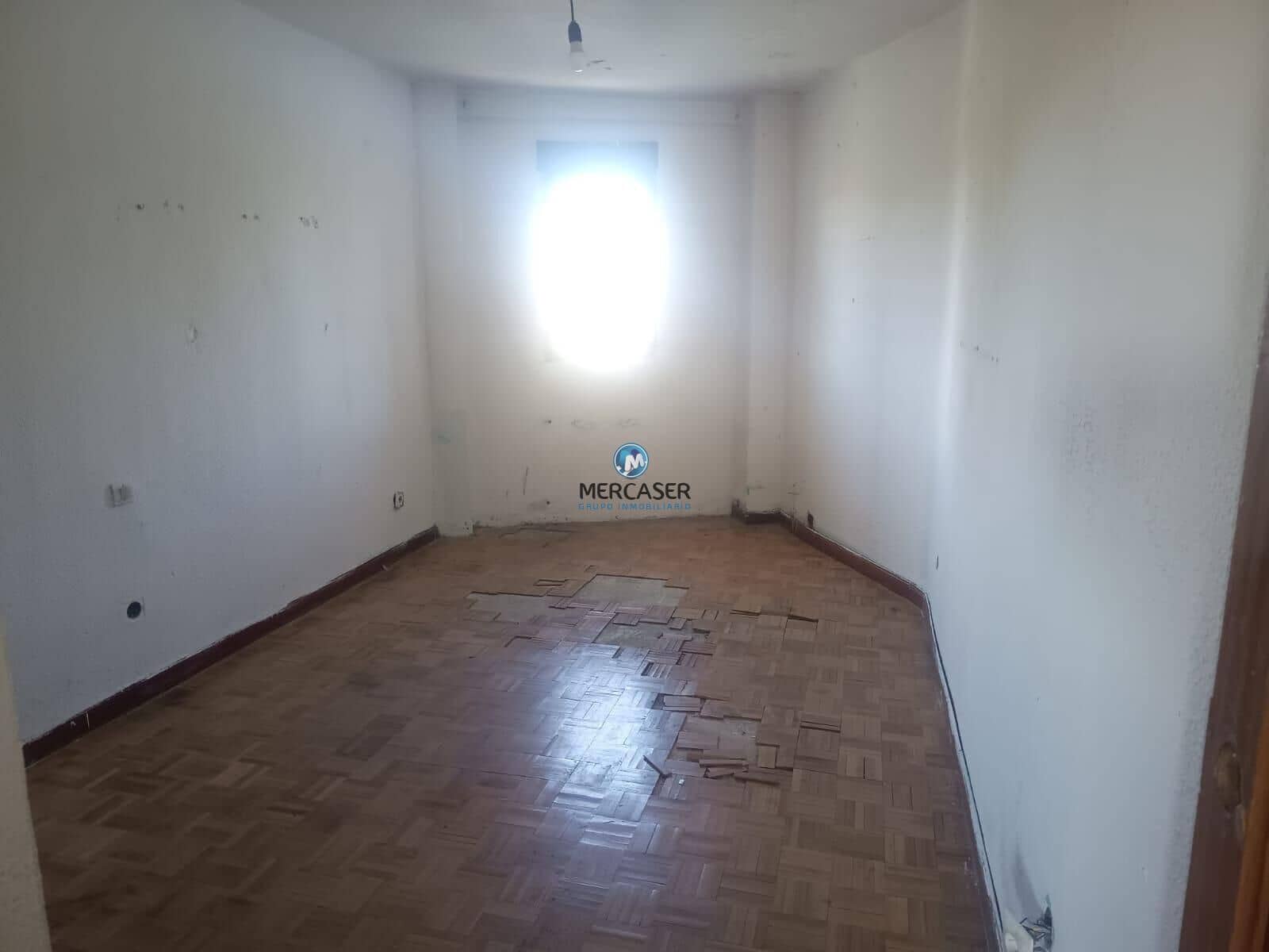 6 bedroom Flat for sale in San Martin de la Vega - € 340,000 (Ref: 9865820)
