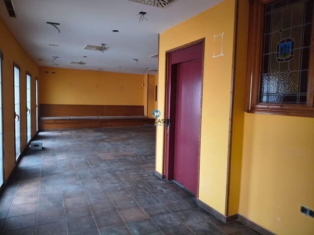 Commercial for sale in Torres de la Alameda - € 259,000 (Ref: 9865821)
