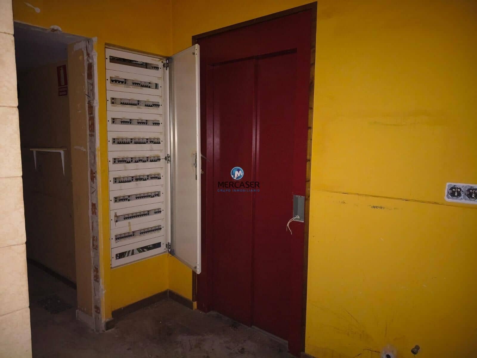 Commercial for sale in Torres de la Alameda - € 259,000 (Ref: 9865821)
