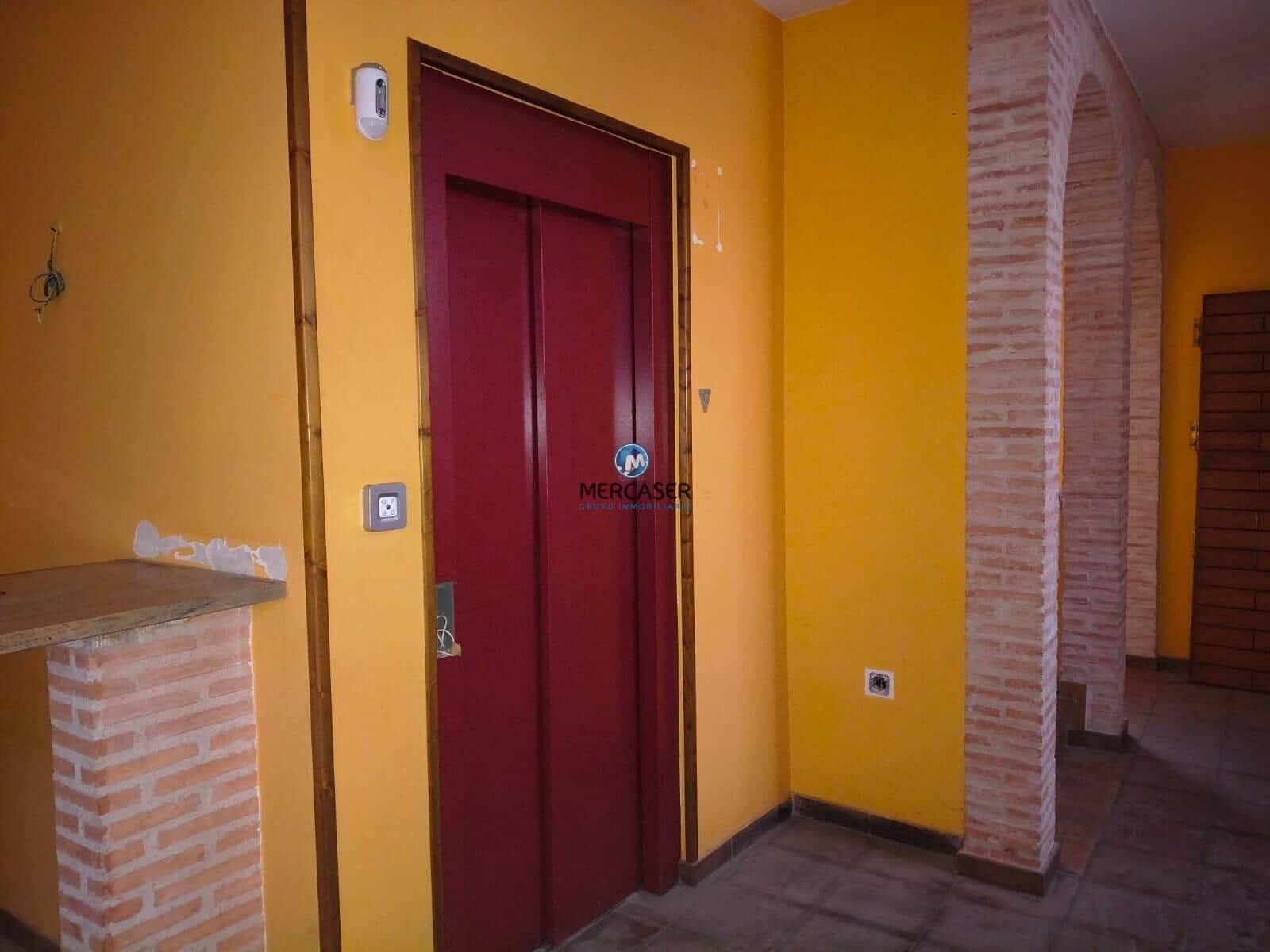 Commercial for sale in Torres de la Alameda - € 259,000 (Ref: 9865821)