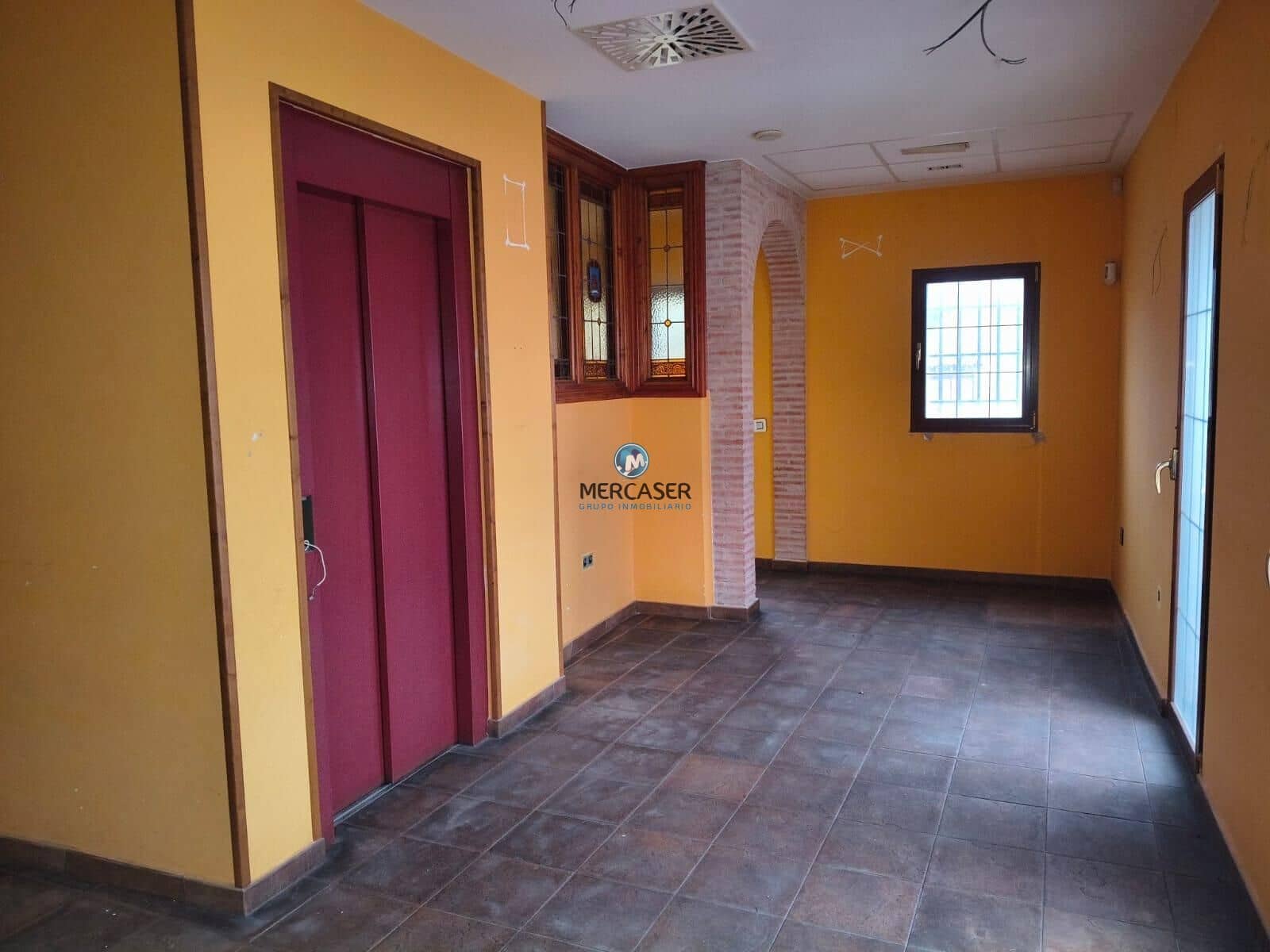 Commercial for sale in Torres de la Alameda - € 259,000 (Ref: 9865821)