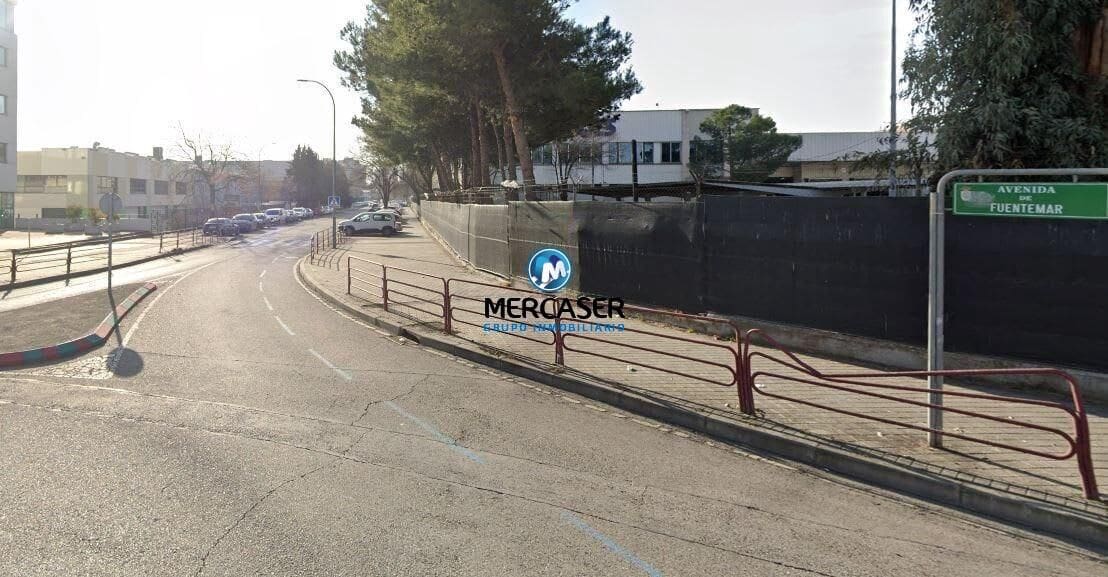 Commercial for sale in Coslada - € 142,100 (Ref: 9865822)