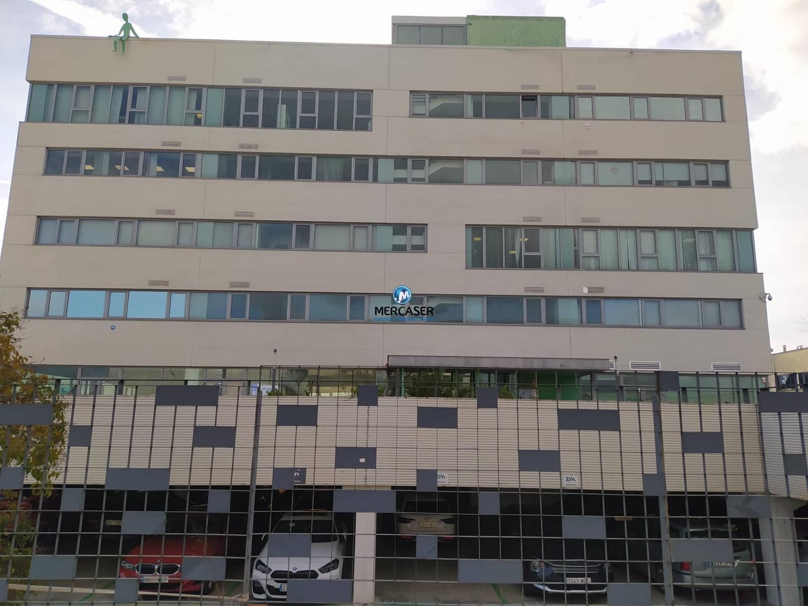 Commercial for sale in Coslada - € 142,100 (Ref: 9865822)