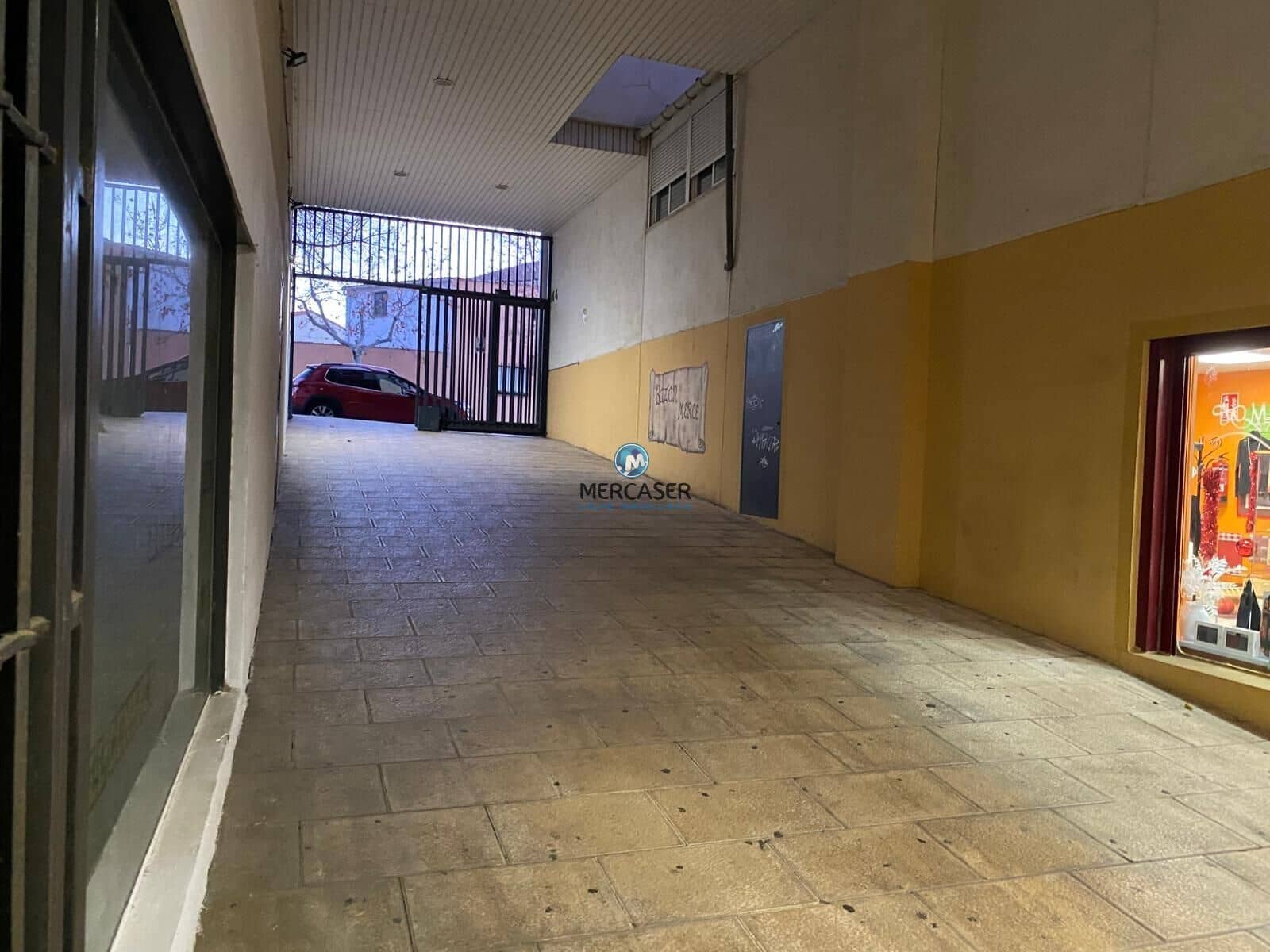 Commercial for sale in Torres de la Alameda - € 133,200 (Ref: 9865823)