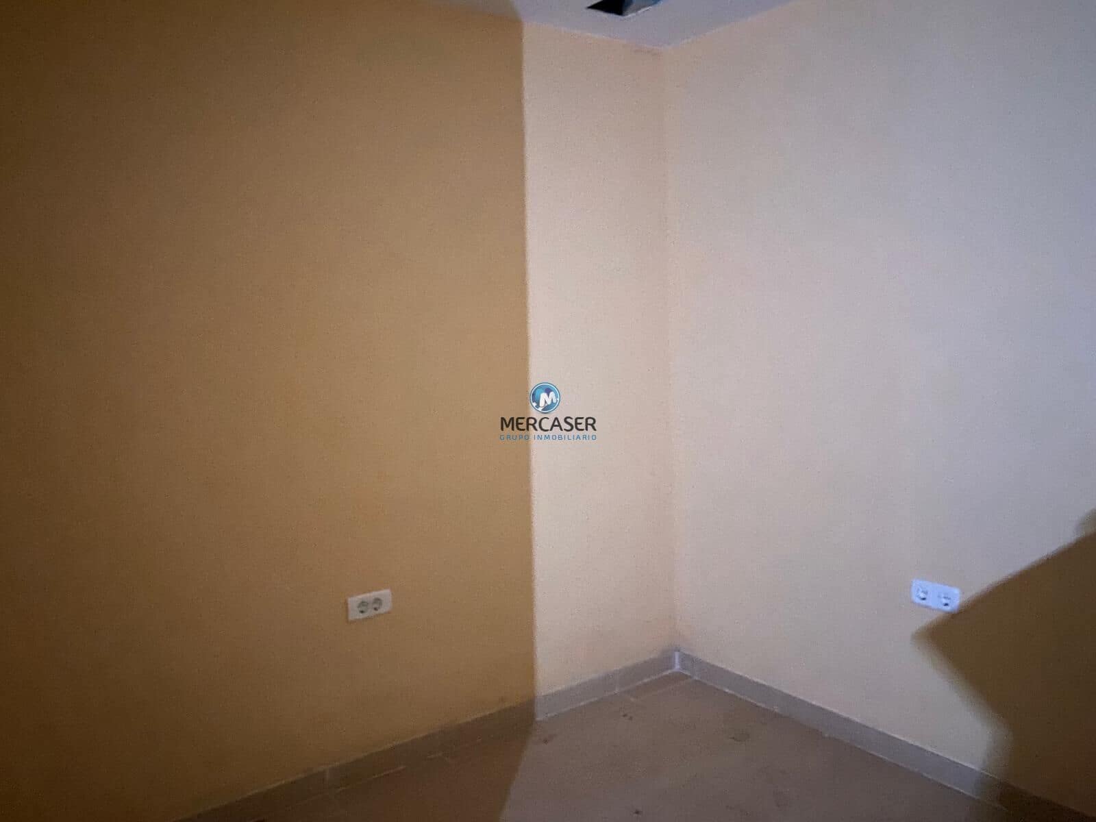 Commercial for sale in Torres de la Alameda - € 133,200 (Ref: 9865823)