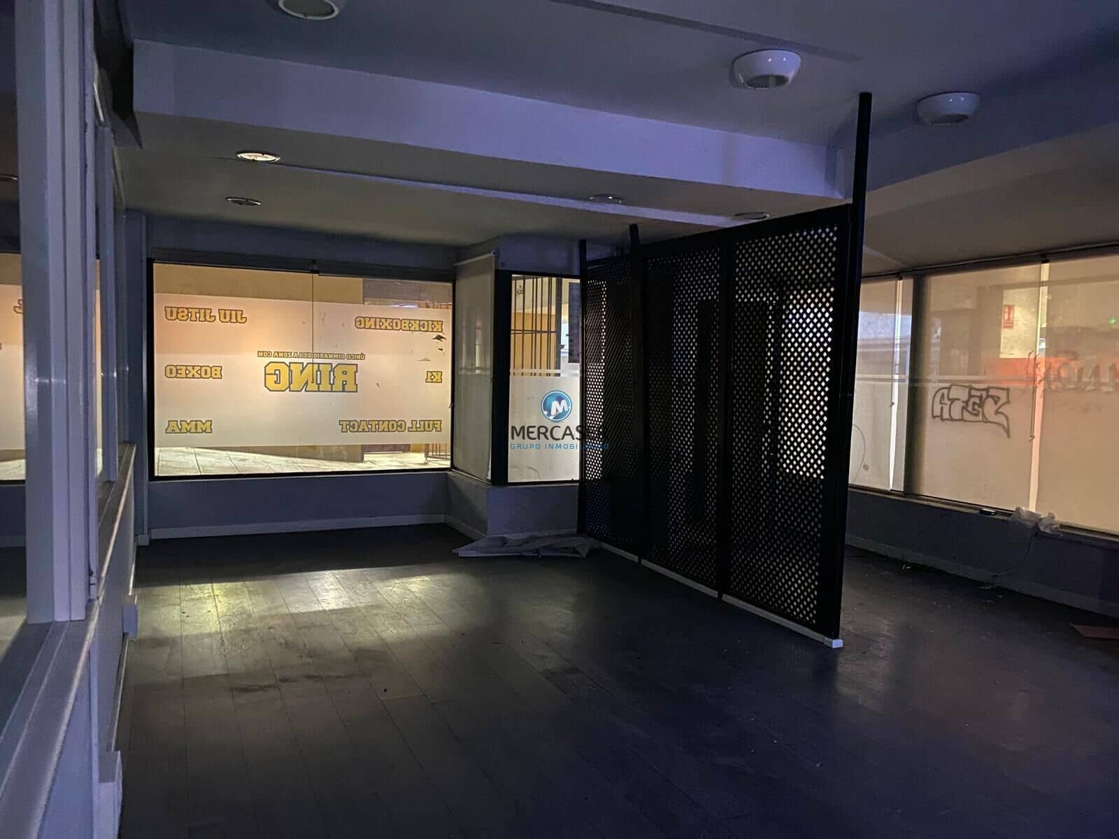 Commercial for sale in Torres de la Alameda - € 133,200 (Ref: 9865823)