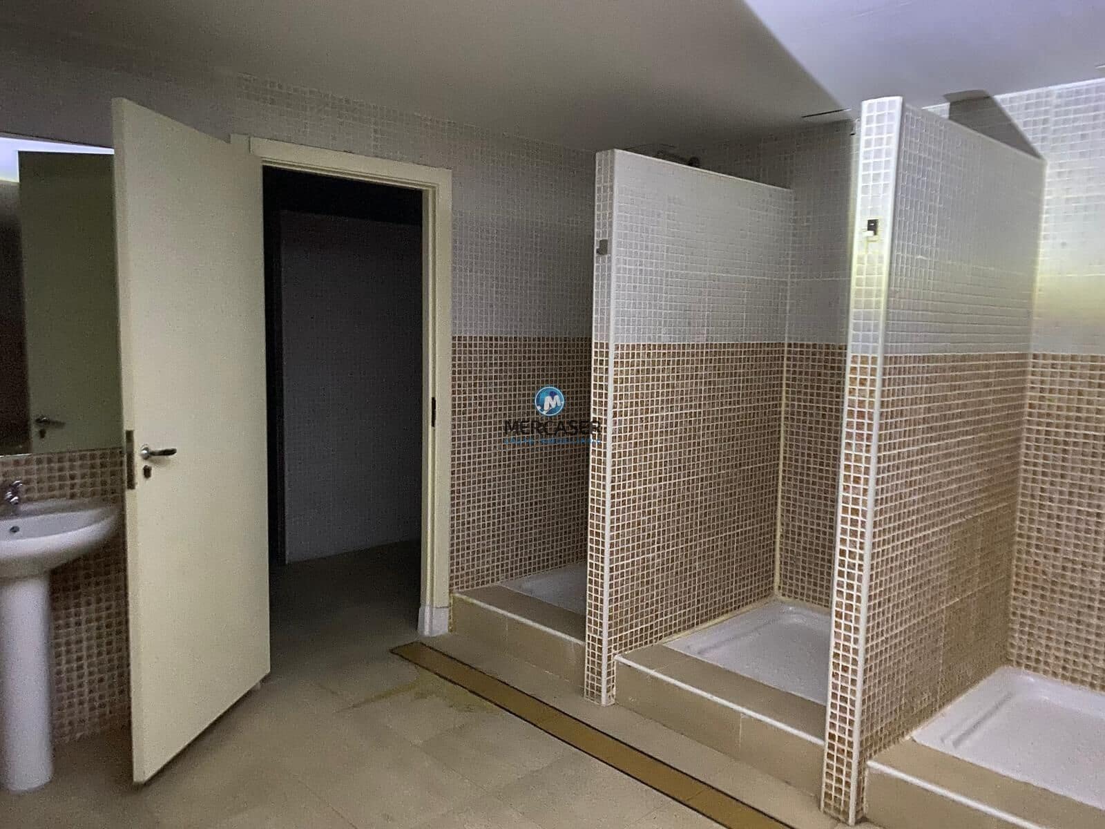 Commercial for sale in Torres de la Alameda - € 133,200 (Ref: 9865823)