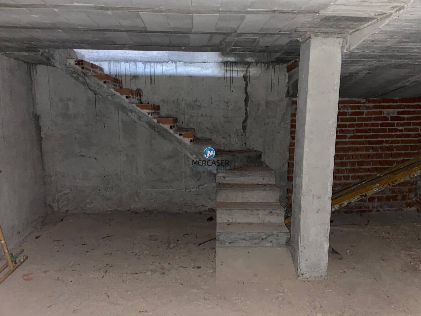 Commercial for sale in Tarancon - € 24,000 (Ref: 9865824)