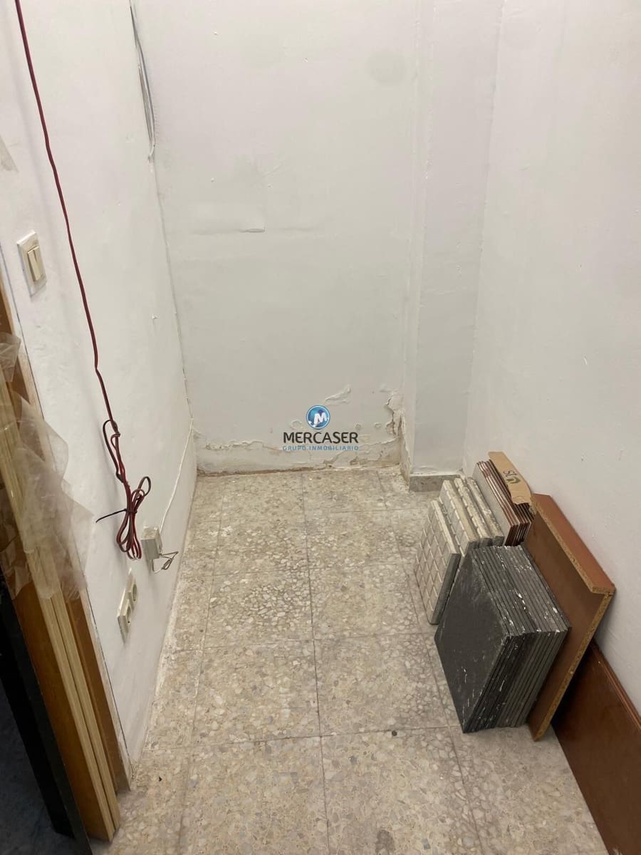 Commercial for rent in Alcala de Henares - € 500 (Ref: 9865825)