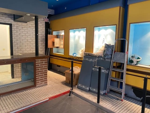 Commercial for rent in Alcalá de Henares - € 500 (Ref: 9865825)