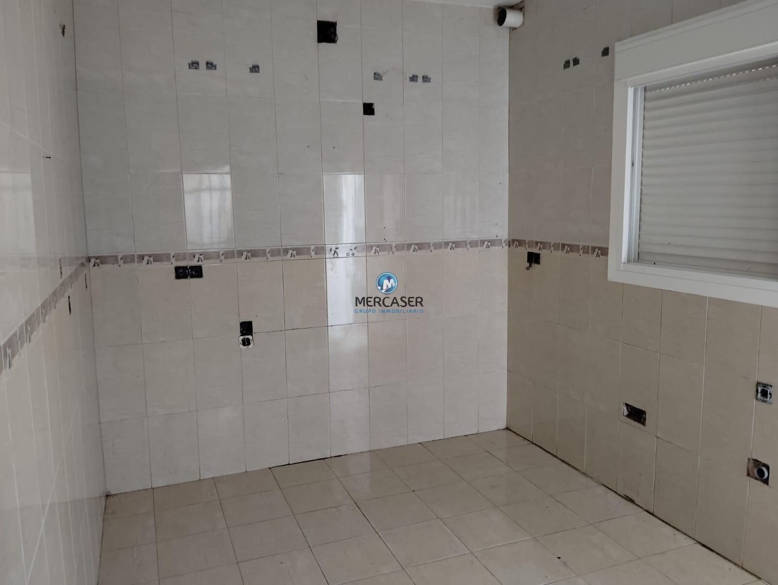 3 bedroom Villa for sale in Fuentiduena de Tajo with pool - € 170,000 (Ref: 9865826)