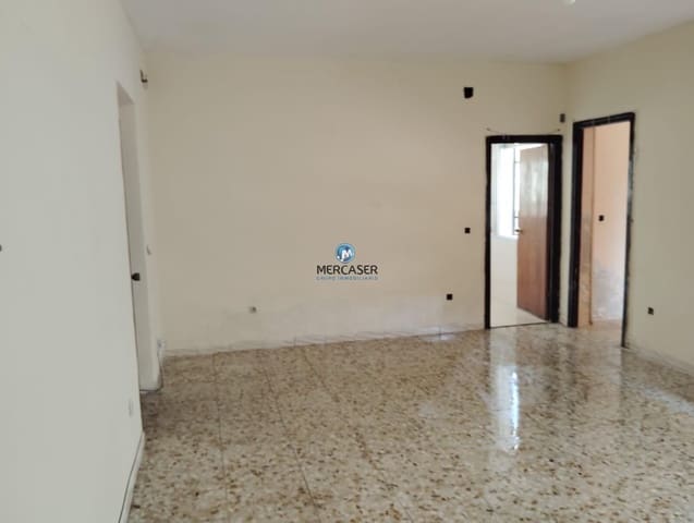 3 bedroom Villa for sale in Fuentidueña de Tajo with pool - € 170,000 (Ref: 9865826)