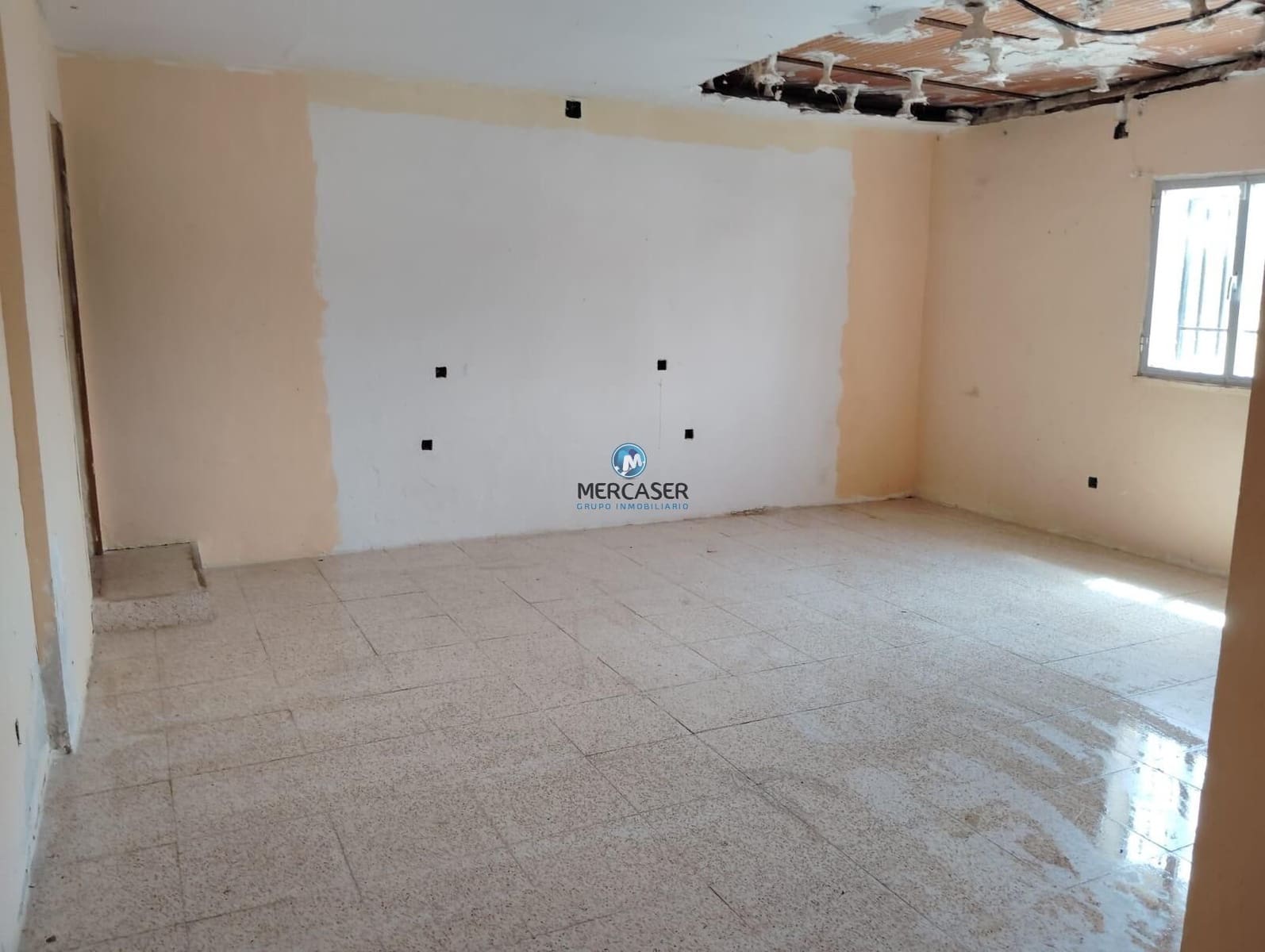3 bedroom Villa for sale in Fuentiduena de Tajo with pool - € 170,000 (Ref: 9865826)