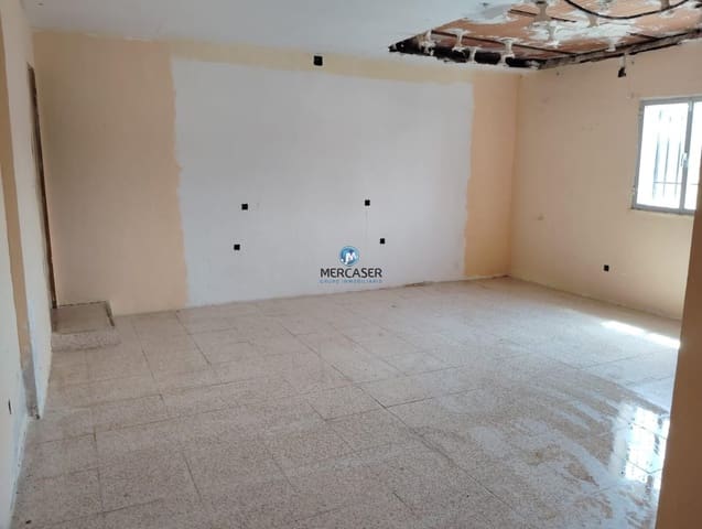 3 bedroom Villa for sale in Fuentidueña de Tajo with pool - € 170,000 (Ref: 9865826)
