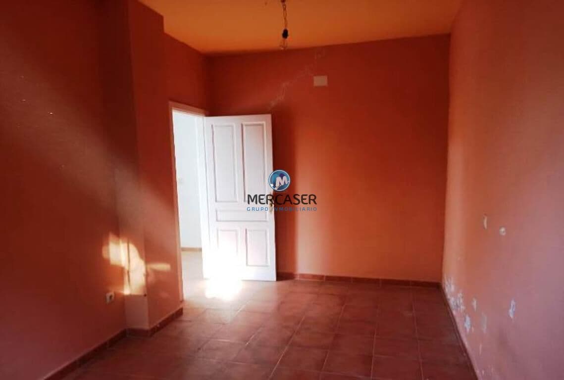 3 bedroom Villa for sale in El Casar with pool - € 236,000 (Ref: 9865827)