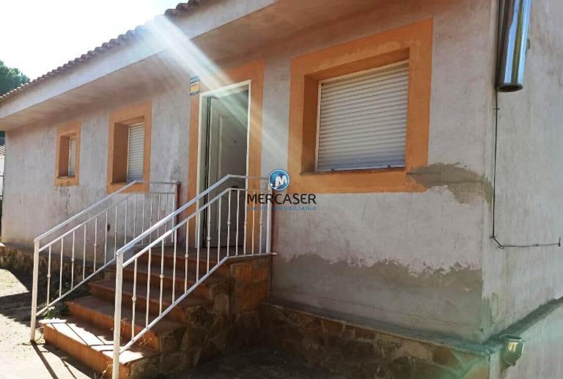 3 bedroom Villa for sale in El Casar with pool - € 236,000 (Ref: 9865827)