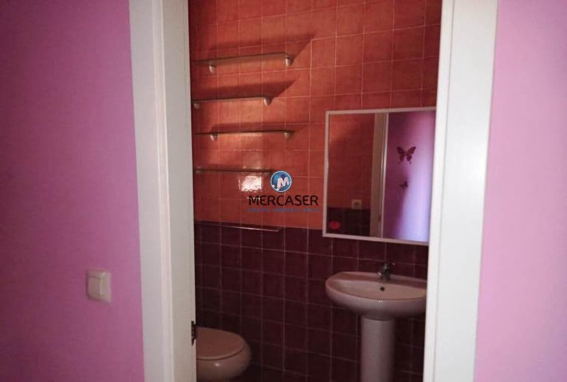 3 bedroom Villa for sale in El Casar with pool - € 236,000 (Ref: 9865827)
