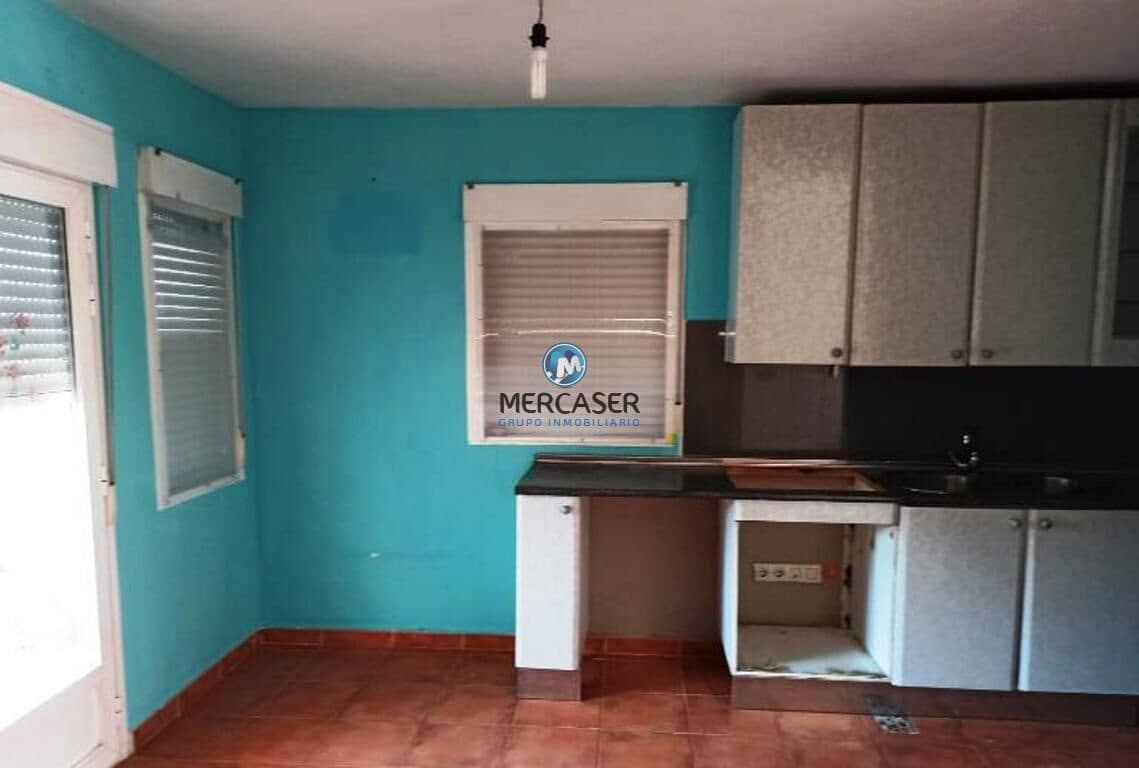 3 bedroom Villa for sale in El Casar with pool - € 236,000 (Ref: 9865827)